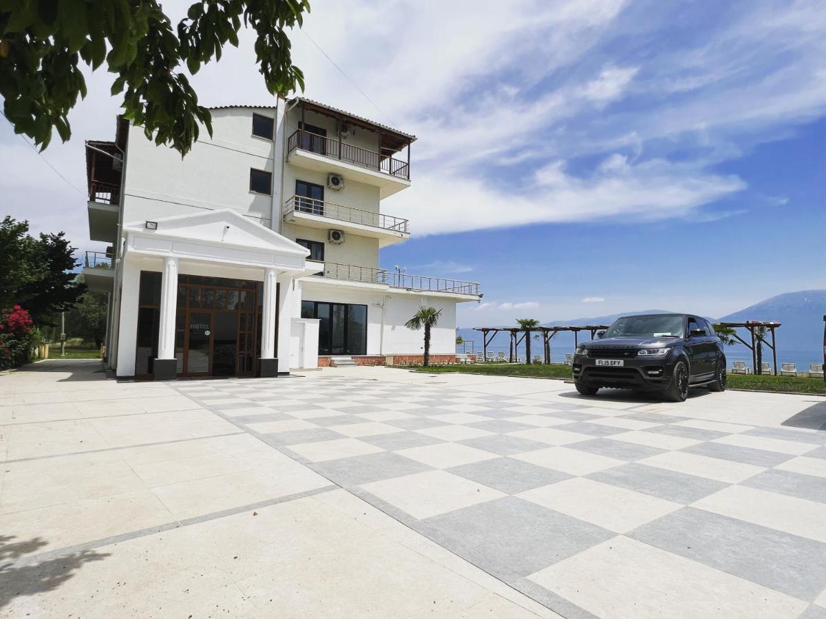 Memlishte Hotel Victoria מראה חיצוני תמונה