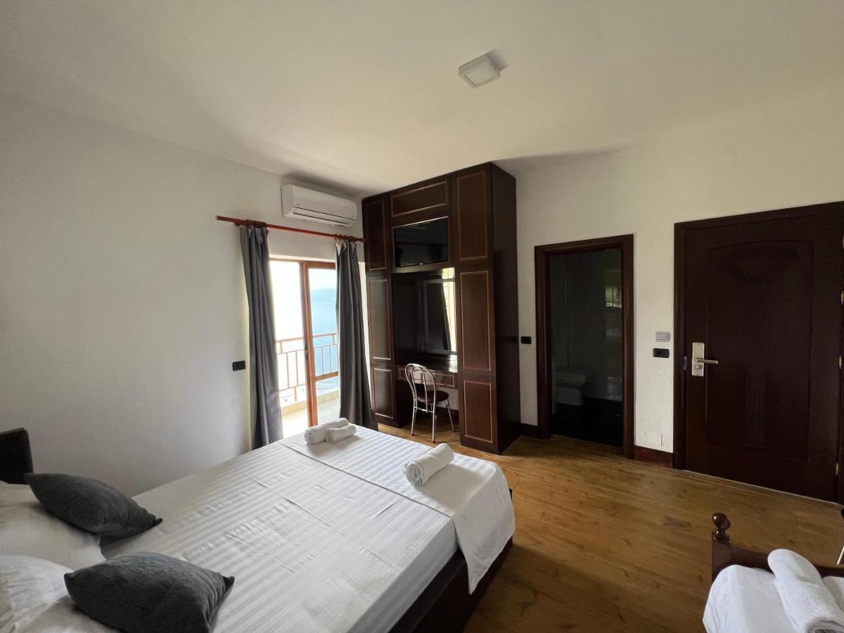 Memlishte Hotel Victoria מראה חיצוני תמונה