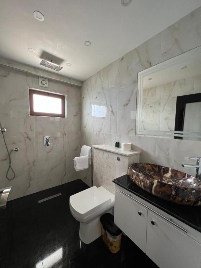 Memlishte Hotel Victoria מראה חיצוני תמונה
