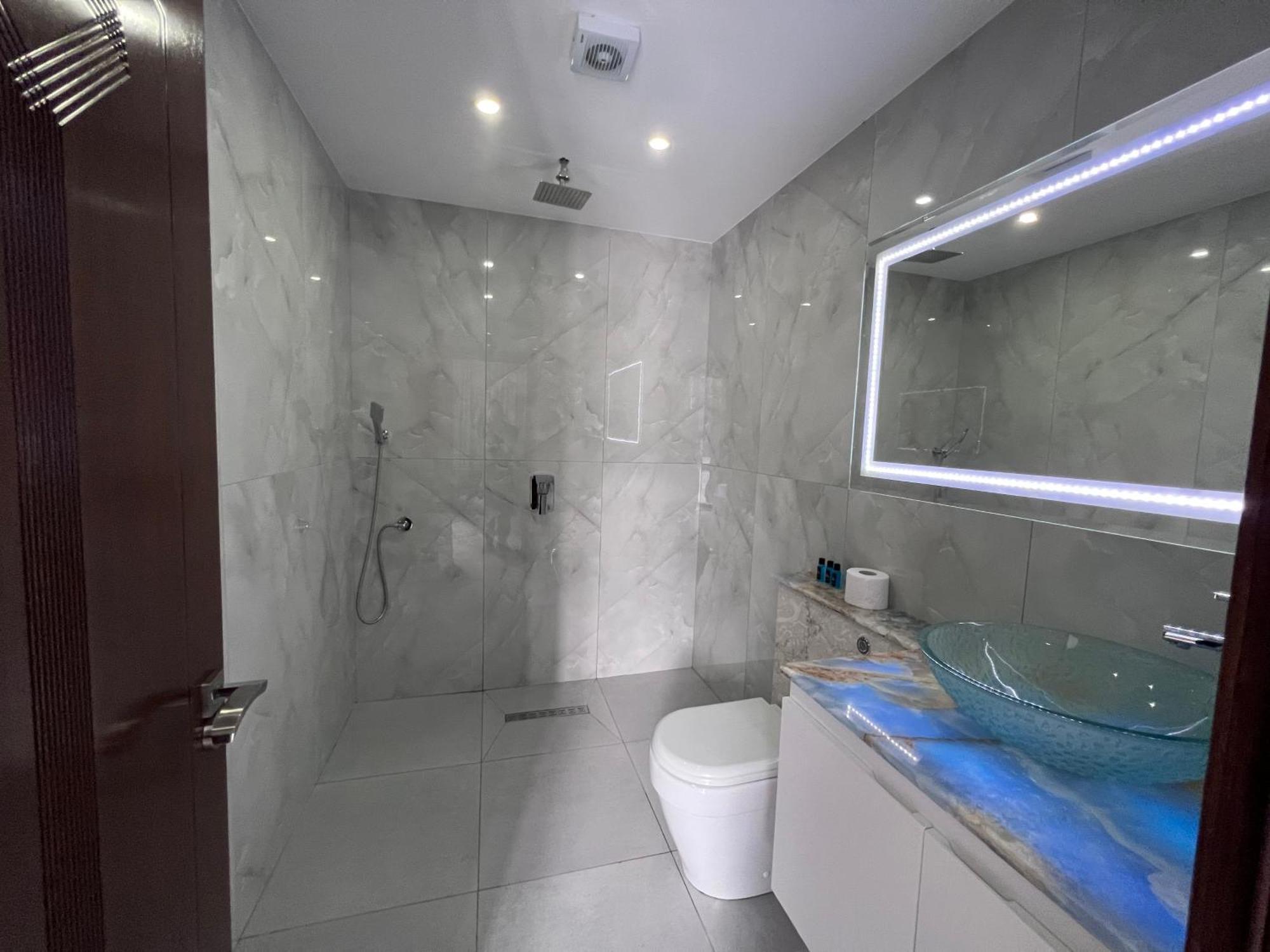 Memlishte Hotel Victoria מראה חיצוני תמונה