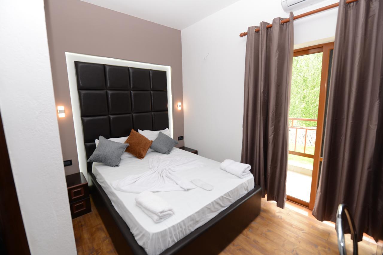 Memlishte Hotel Victoria מראה חיצוני תמונה